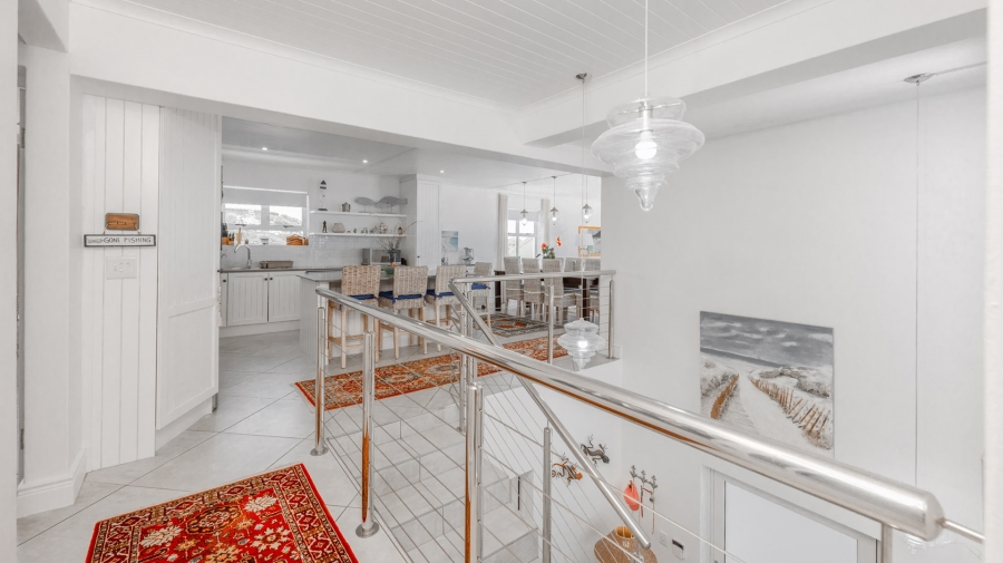4 Bedroom Property for Sale in Oceanview Heights Western Cape